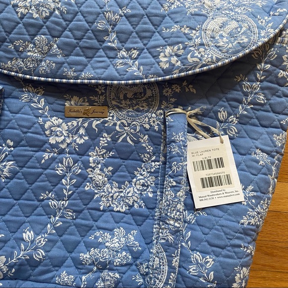 Isabella’s Journey quilted travel bag - Picture 3 of 11